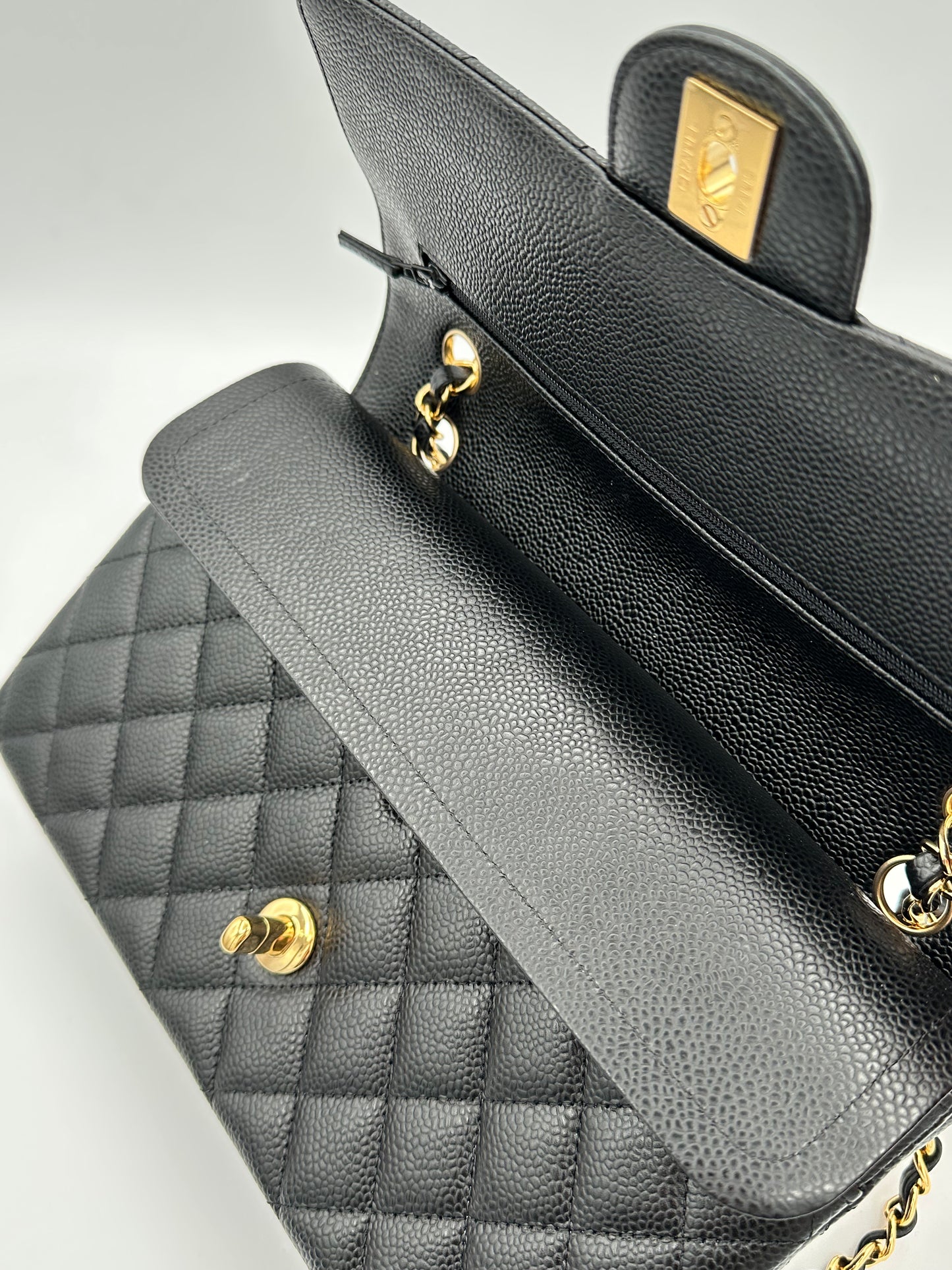 CHANEL Medium Caviar Double Flap GHW