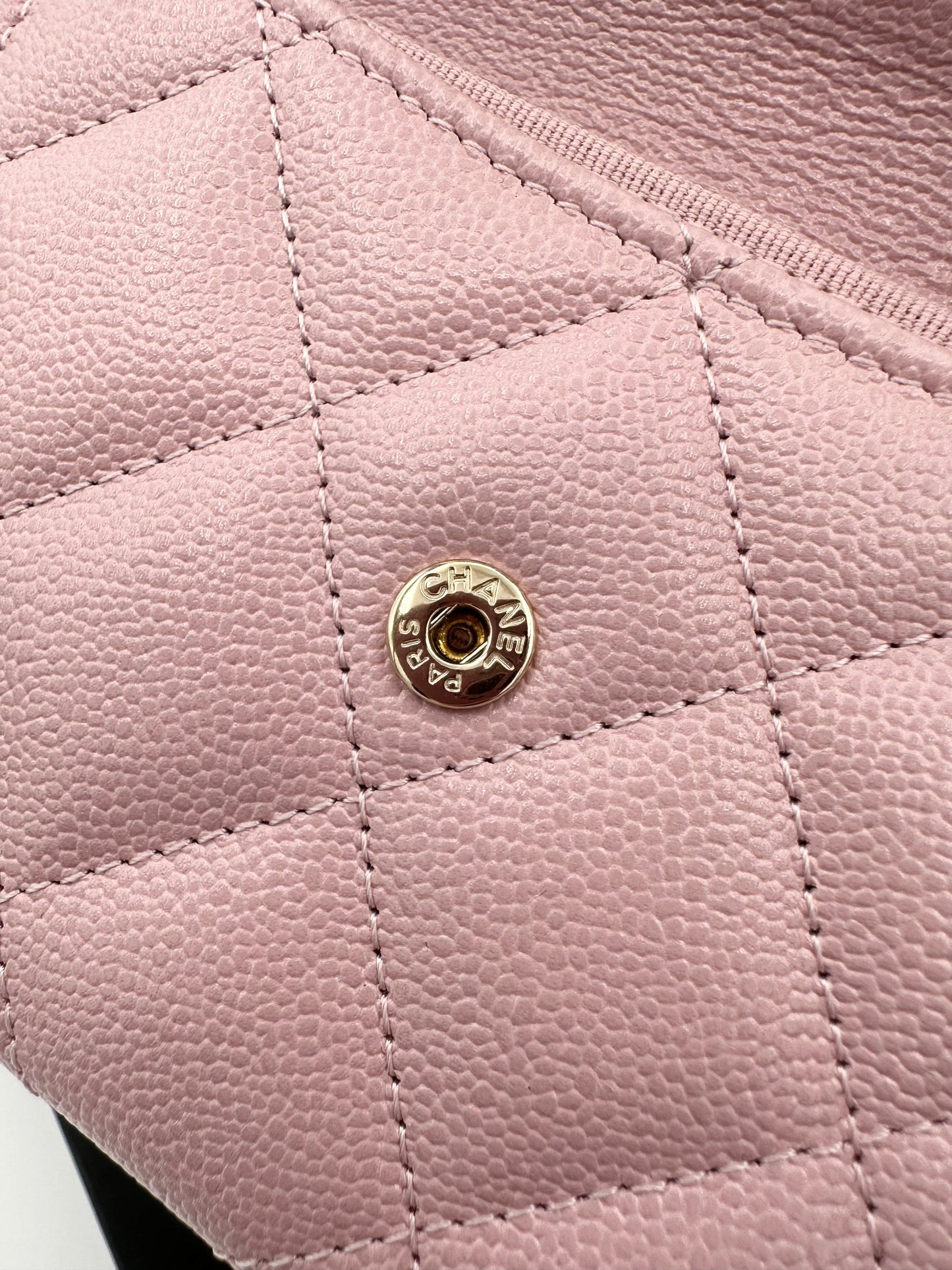 CHANEL 22B Pink Caviar Snap Card Holder