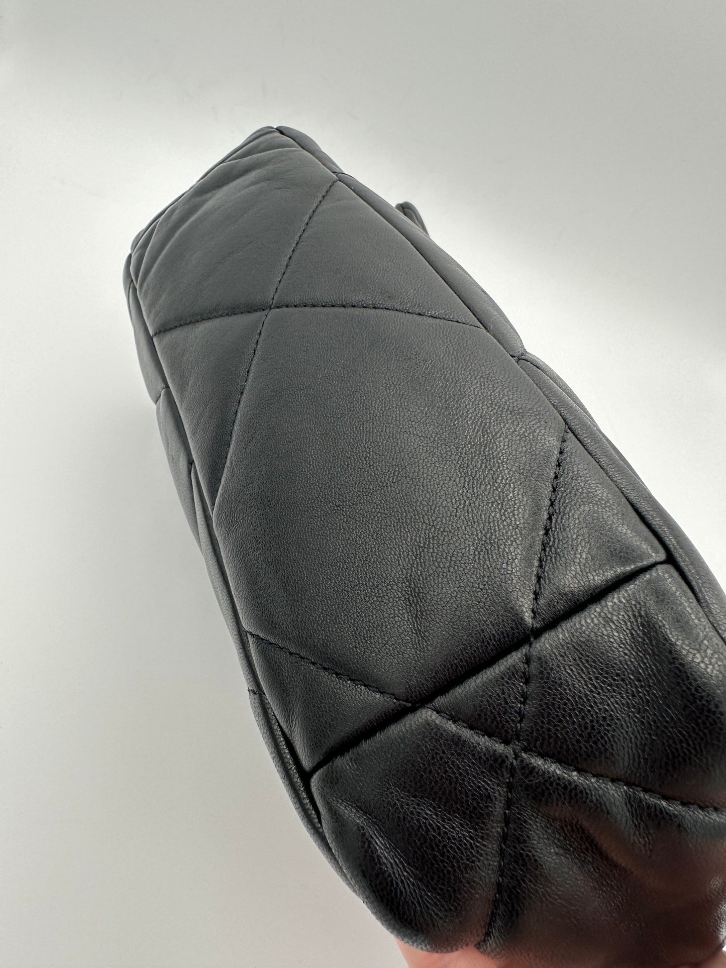CHANEL 19 Small Flap Microchip