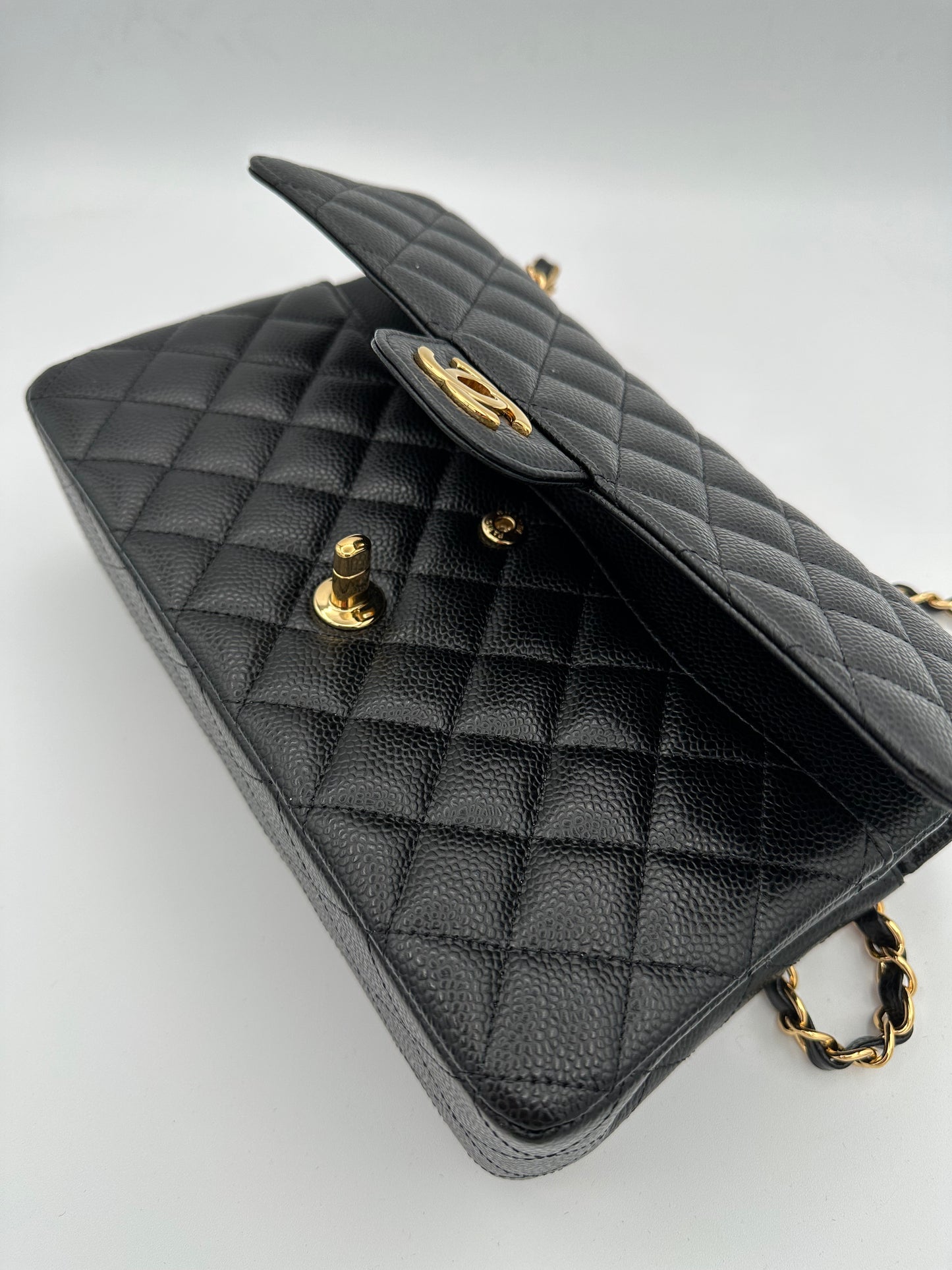 CHANEL Medium Caviar Double Flap GHW