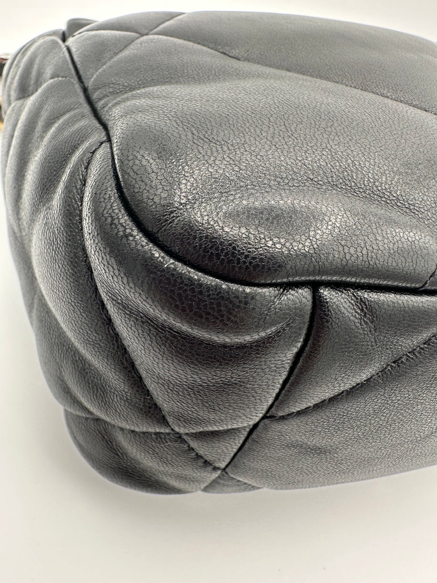 CHANEL 19 Small Flap Microchip