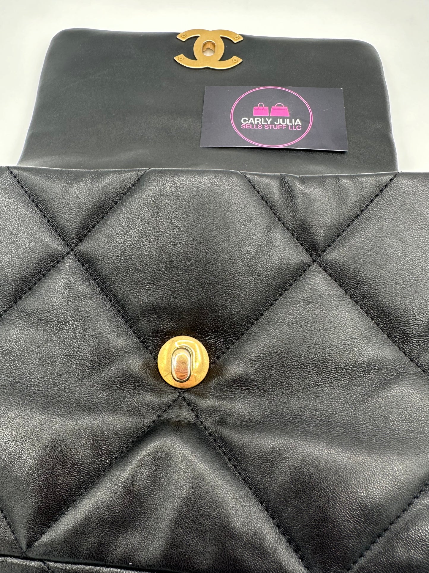 CHANEL 19 Small Flap Microchip