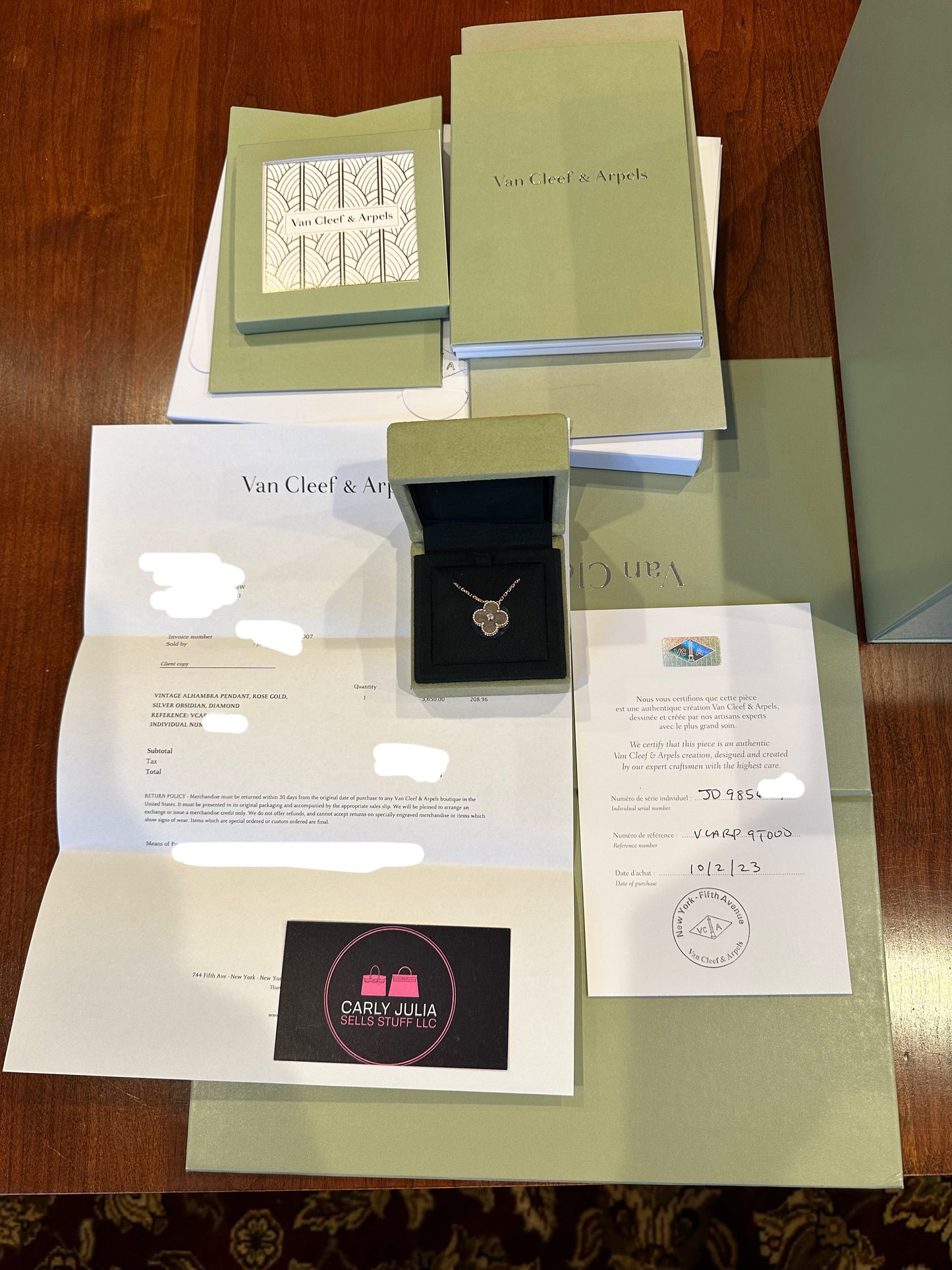 Van Cleef & Arpels Brand New 2023 Holiday Pendent
