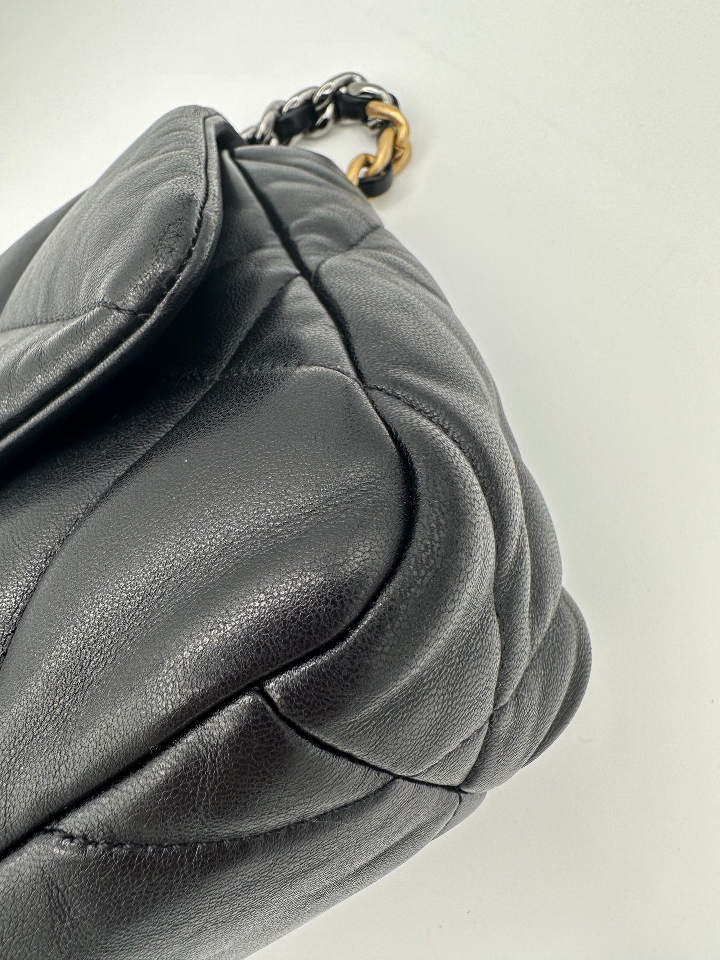 CHANEL 19 Small Flap Microchip