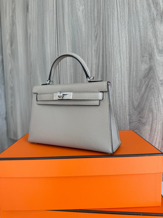 Hermes Mini Kelly 20 Gris Tourterelle Verso Rose Sakura PHW - Carly Julia Sells Stuff, LLC