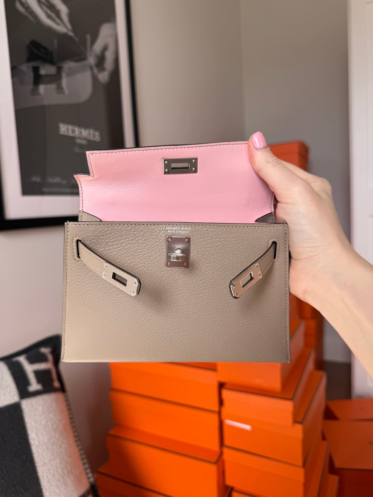 Hermes Mini Kelly 20 Gris Tourterelle Verso Rose Sakura PHW - Carly Julia Sells Stuff, LLC