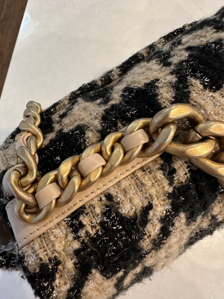 CHANEL 19 Maxi 19K Beige Black Houndstooth Tweed - Carly Julia Sells Stuff, LLC