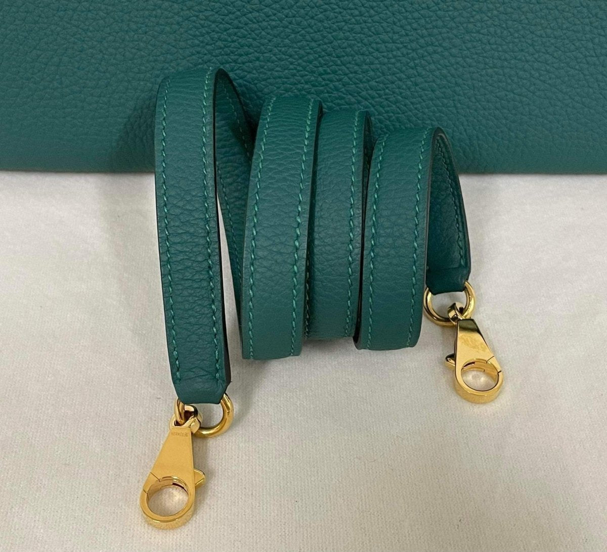 Hermes Kelly 28 Malachite GHW - Carly Julia Sells Stuff, LLC