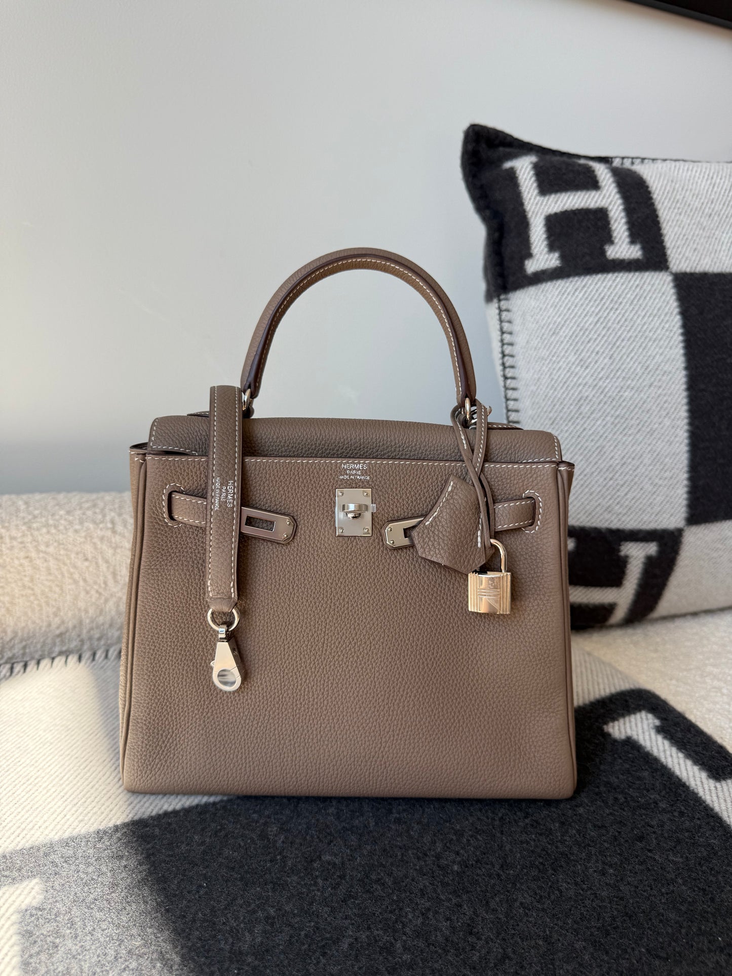 Hermes 2020 Togo Retourne Kelly 25 Etoupe PHW