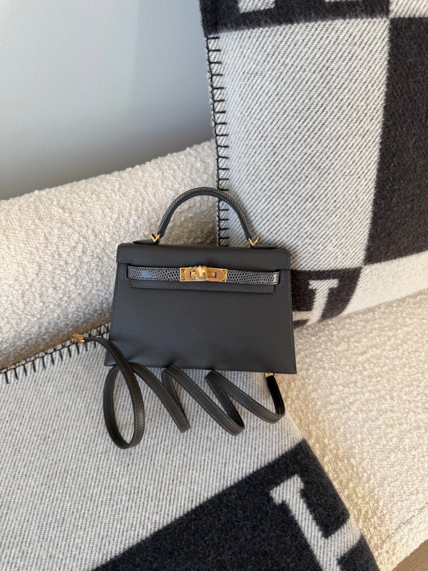 Hermes Mini Kelly Lizard Touch
Graphite/Ardoise Madame