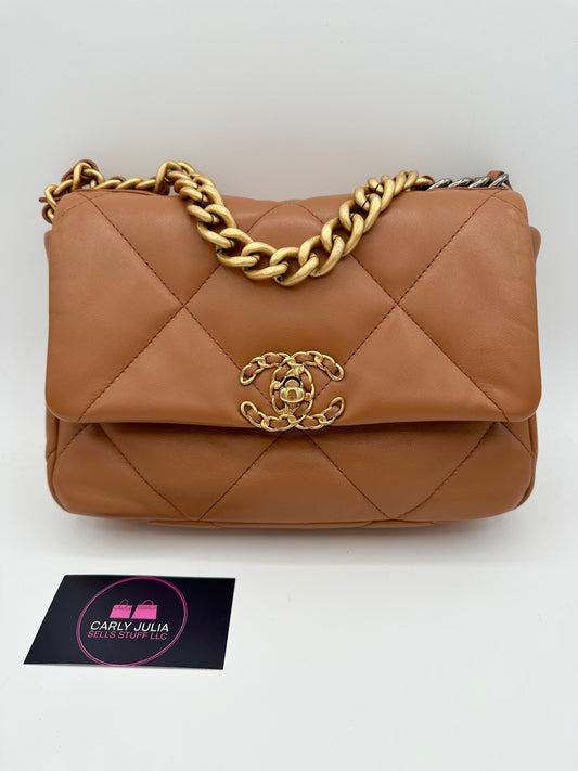 CHANEL 19 Small Carmel Microchip