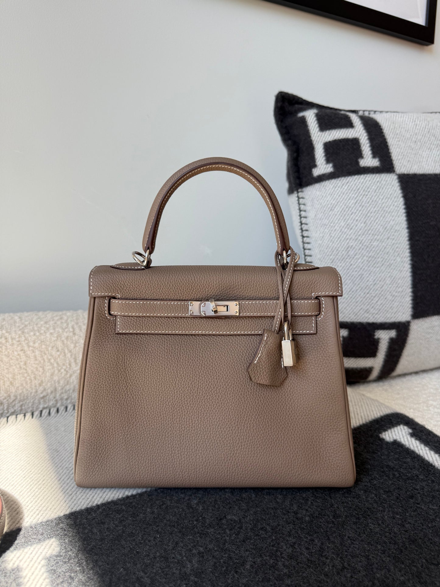 Hermes 2020 Togo Retourne Kelly 25 Etoupe PHW