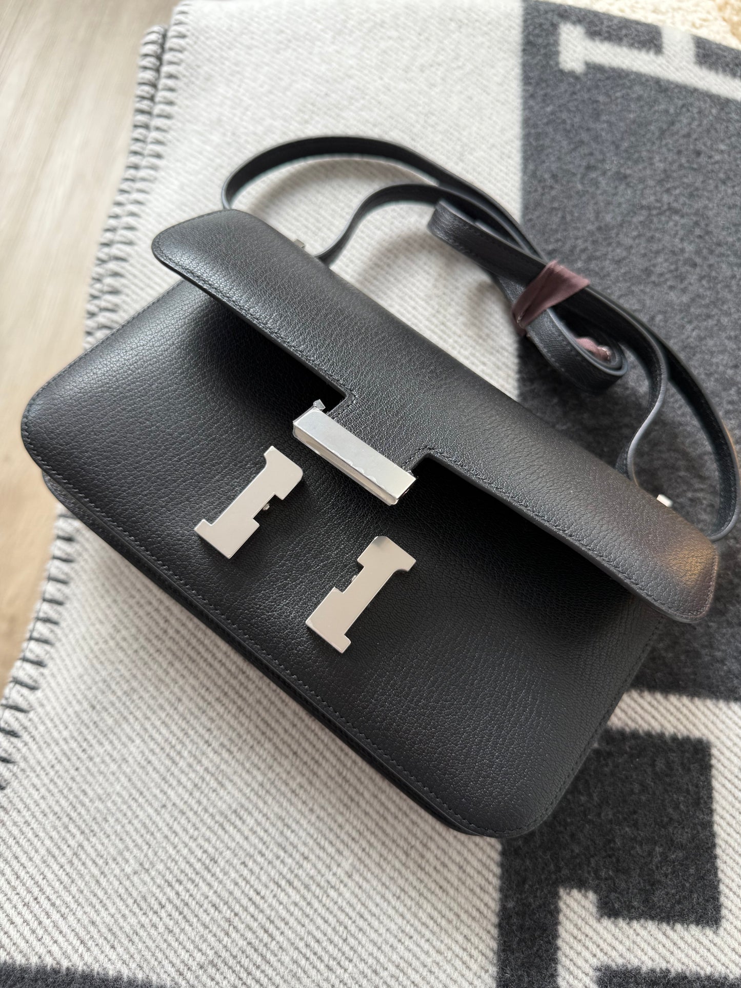 Hermes 2024 Constance Elan Noir Chèvre PHW