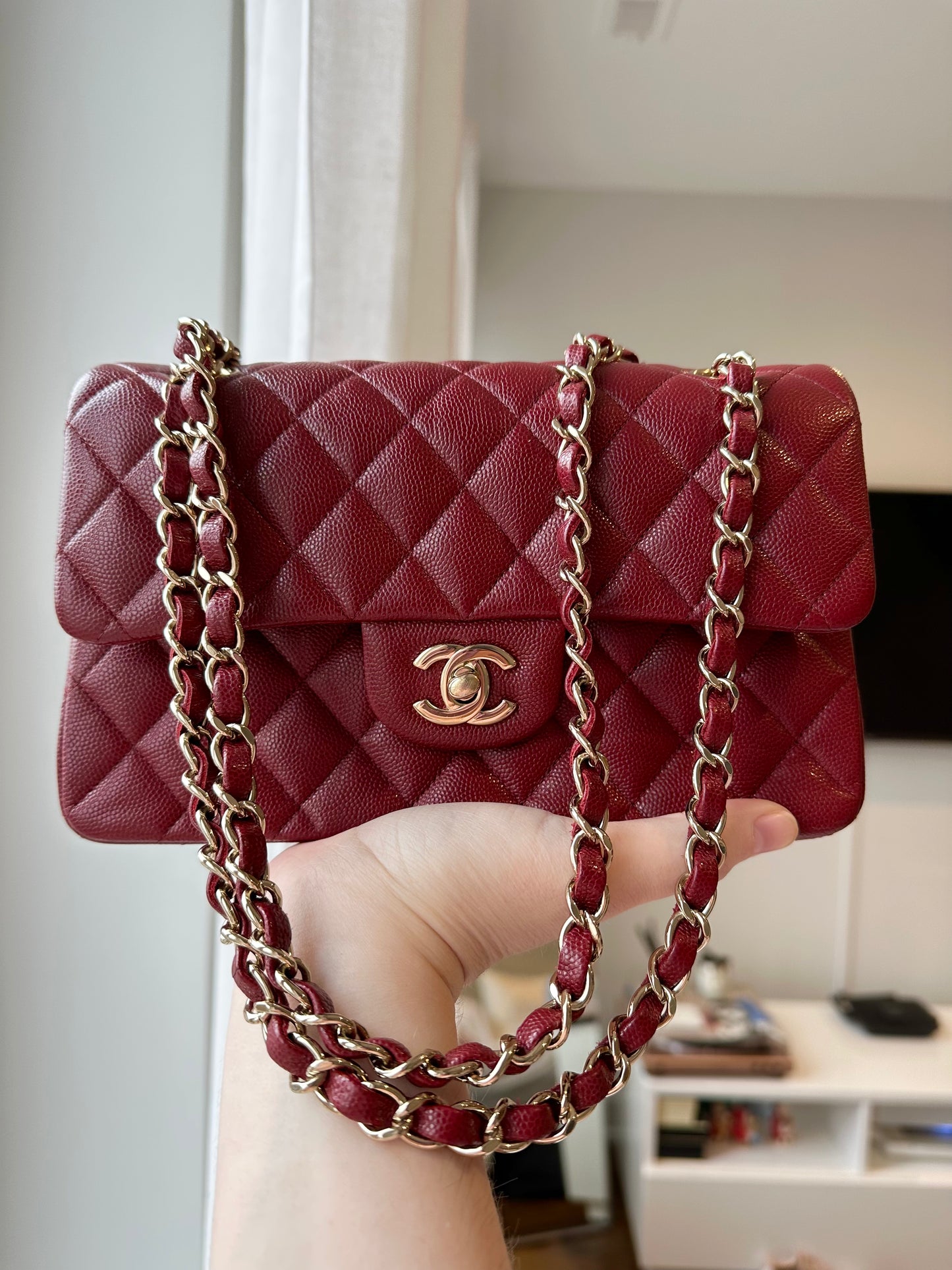 Chanel 19b red flap hotsell