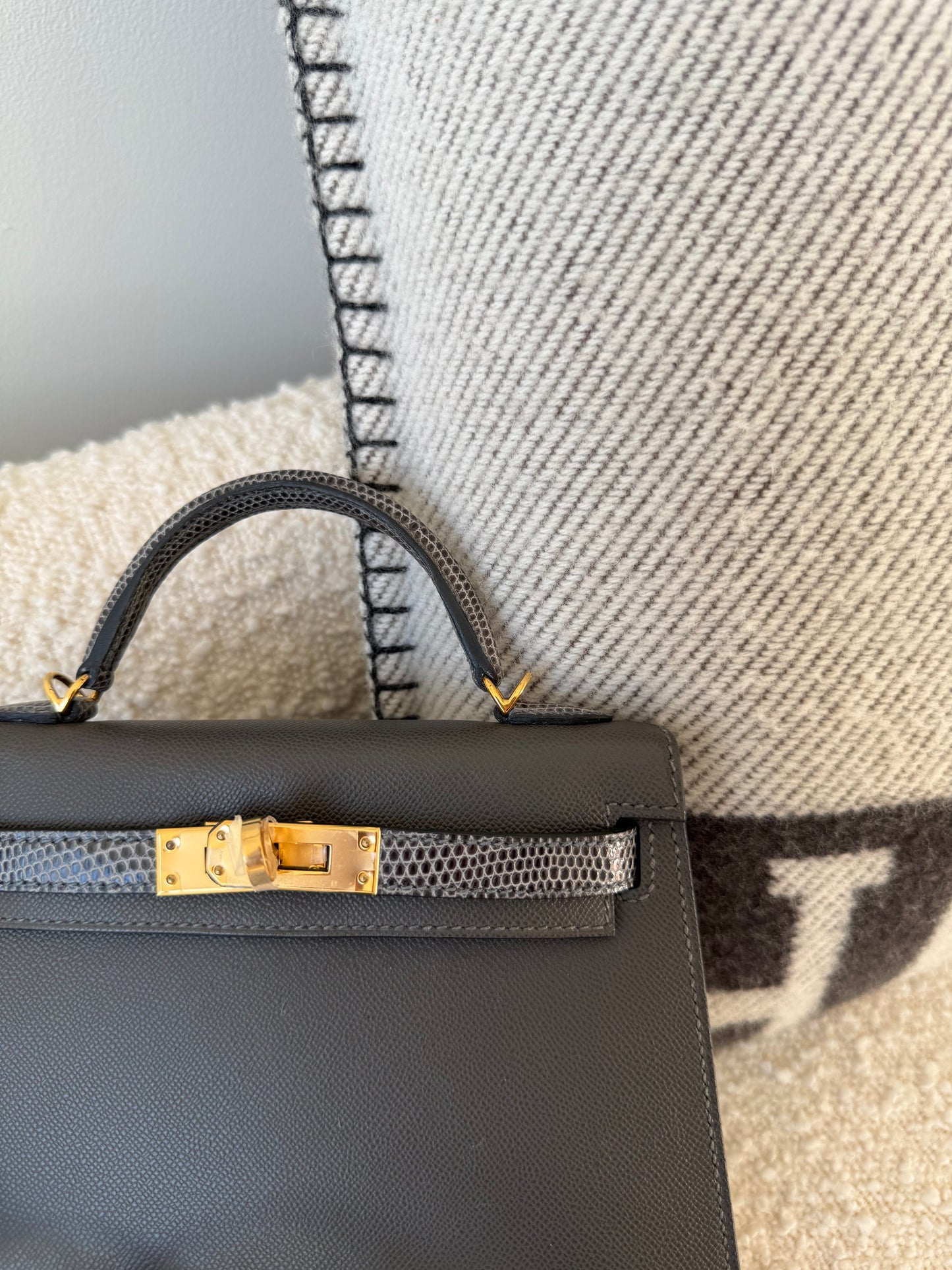 Hermes Mini Kelly Lizard Touch
Graphite/Ardoise Madame