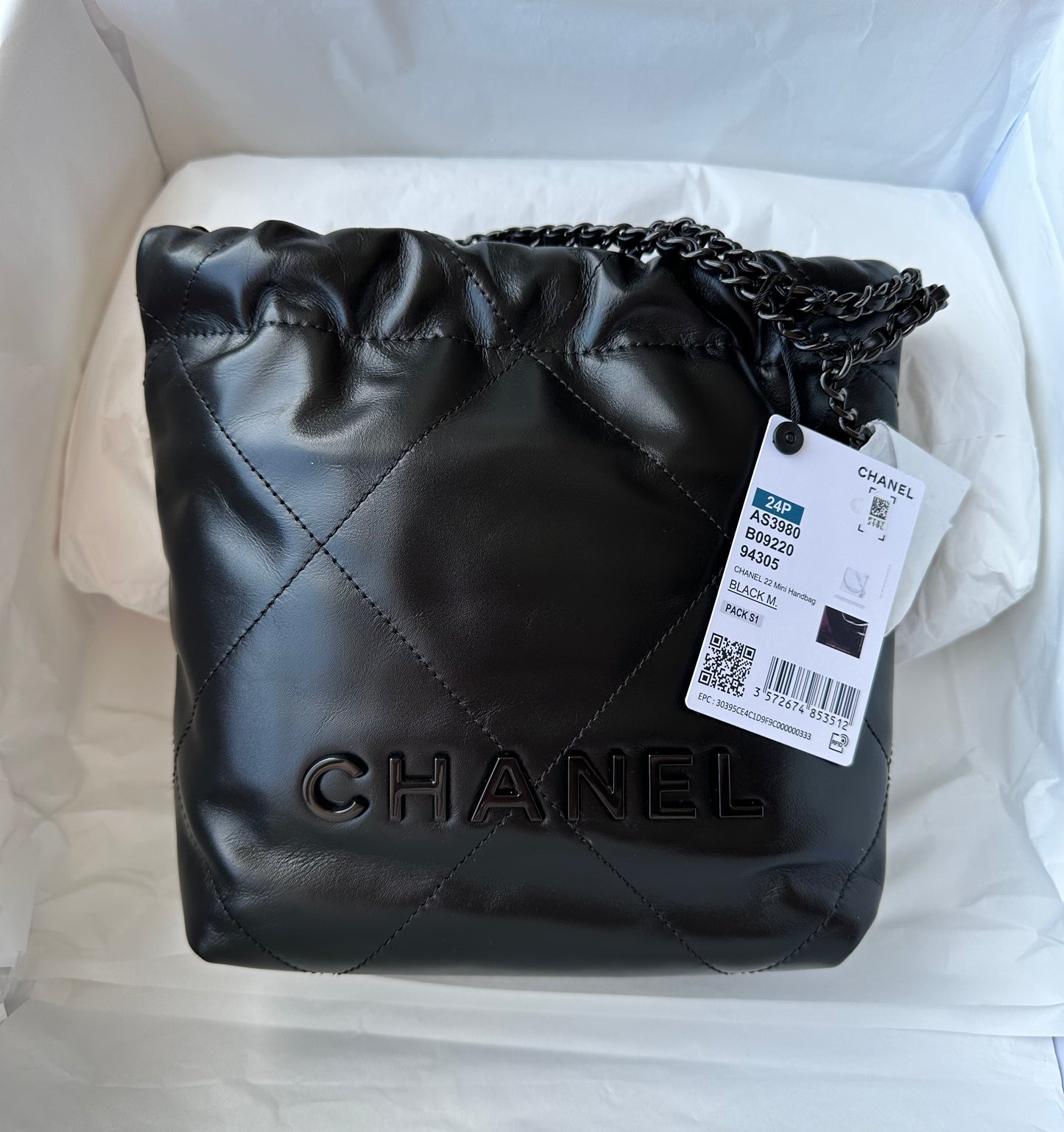 CHANEL 22 So Black Mini – Carly Julia Sells Stuff, LLC CHANEL 22 So Black Mini – Carly Julia Sells Stuff, LLC