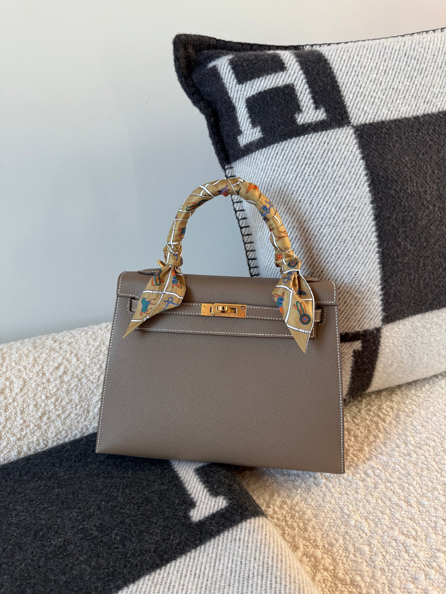 Hermes 2020 Kelly 25 Epsom Sellier Etoupe GHW - Carly Julia Sells Stuff, LLC