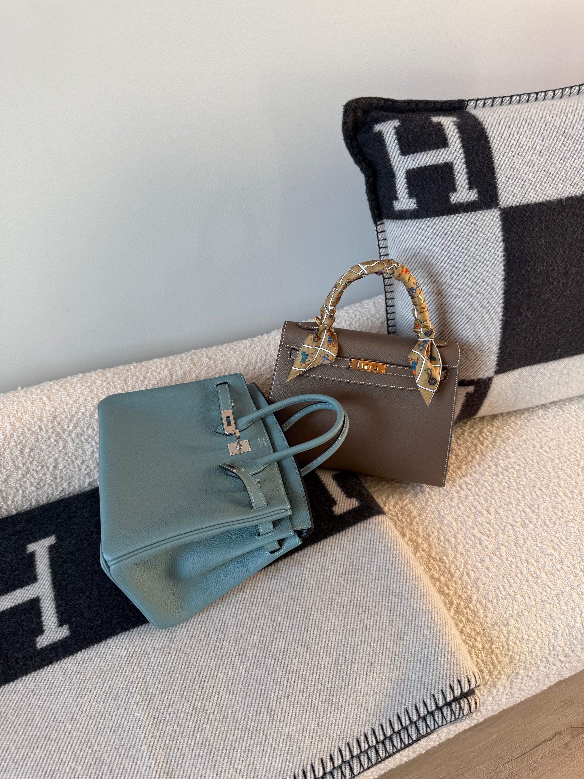 Hermes 2020 Kelly 25 Epsom Sellier Etoupe GHW - Carly Julia Sells Stuff, LLC