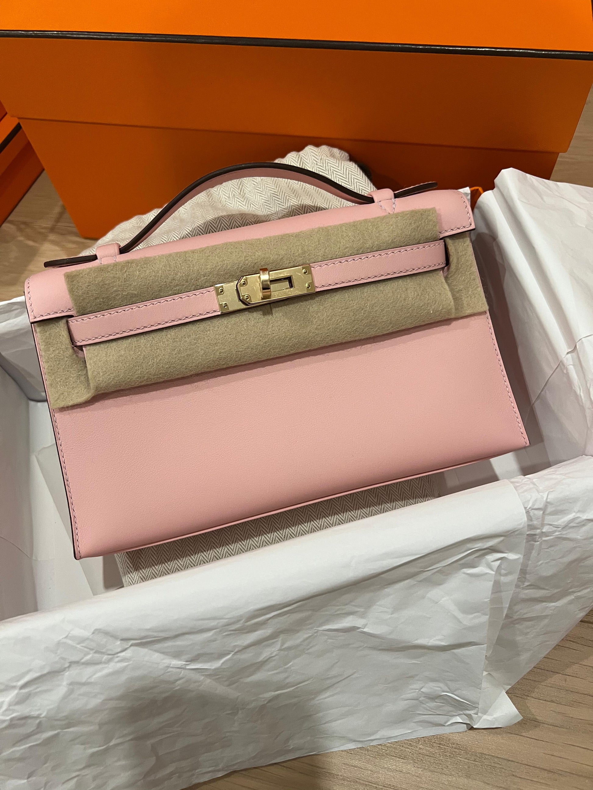 Hermes 2024 HSS Rose Sakura Kelly Pochette Swift Permabrass - Carly Julia Sells Stuff, LLC