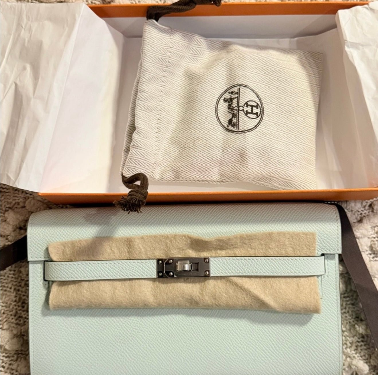 Hermes 2025 Kelly ‘To - Go’ Wallet Peppermint PHW - Carly Julia Sells Stuff, LLC