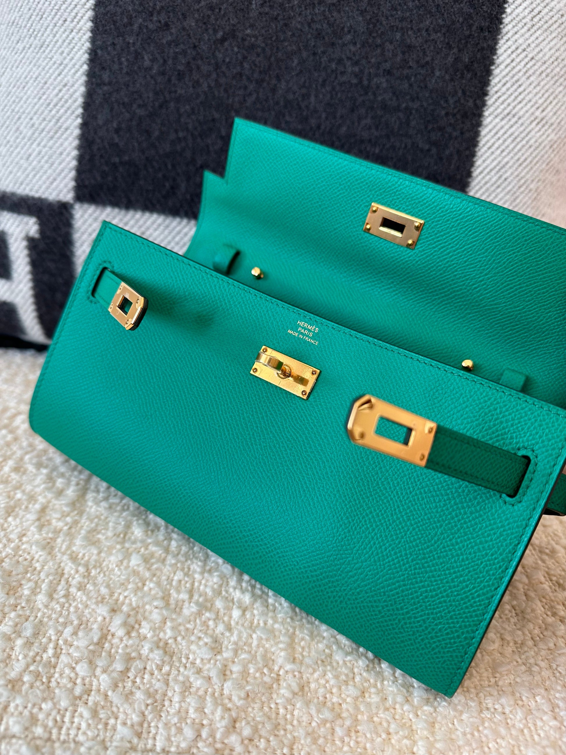 Hermes Kelly To Go Crossbody Wallet Epsom Vert Jade Gold Hardware GHW - Carly Julia Sells Stuff, LLC