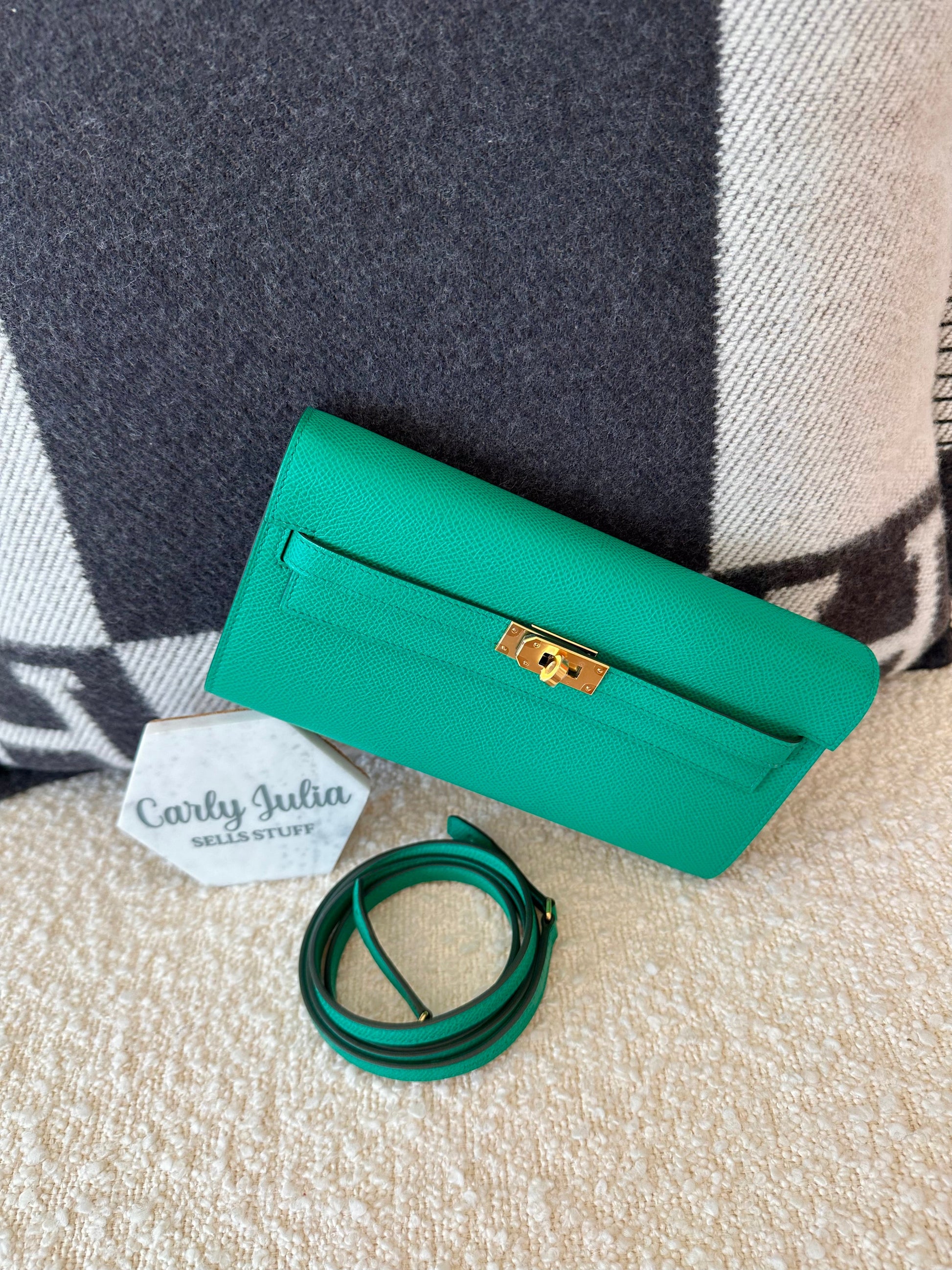 Hermes Kelly To Go Crossbody Wallet Epsom Vert Jade Gold Hardware GHW - Carly Julia Sells Stuff, LLC