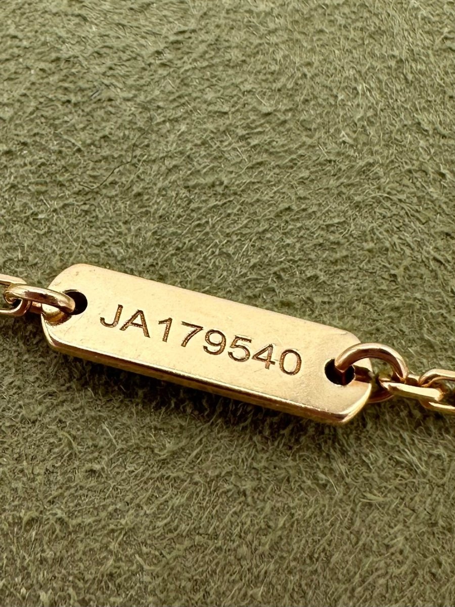 Van Cleef Arpels 2018 Holiday Pendant – Carly Julia Sells Stuff, LLC